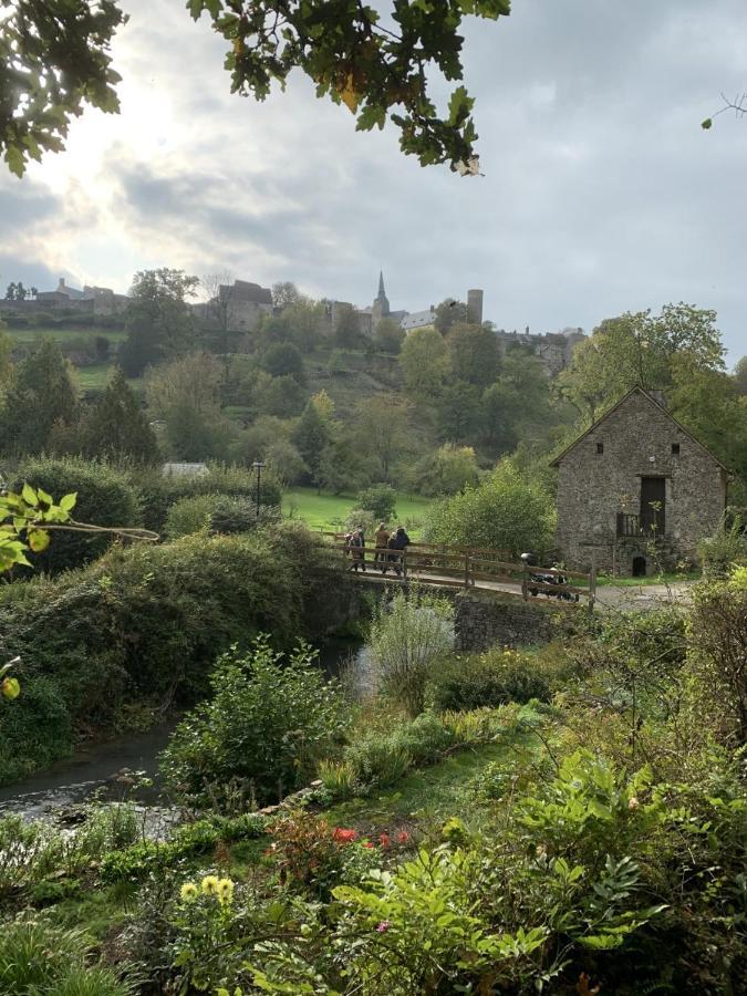 Sainte-Suzanne  Cote Jardin B&B 외부 사진