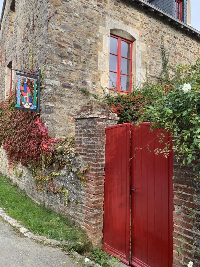 Sainte-Suzanne  Cote Jardin B&B 외부 사진