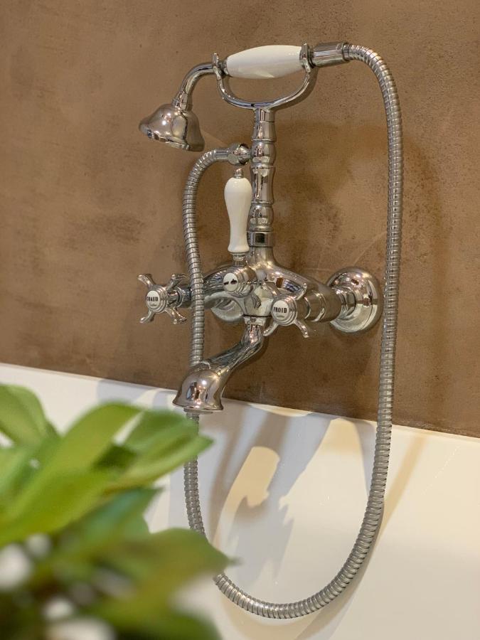 Sainte-Suzanne  Cote Jardin B&B 외부 사진