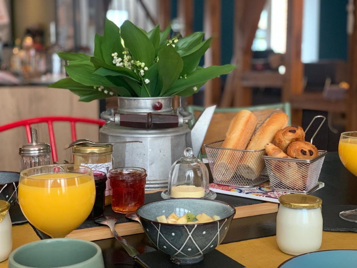 Sainte-Suzanne  Cote Jardin B&B 외부 사진