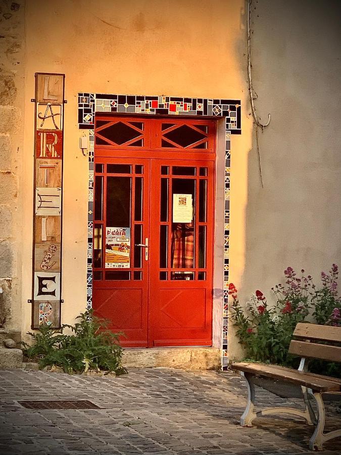 Sainte-Suzanne  Cote Jardin B&B 외부 사진