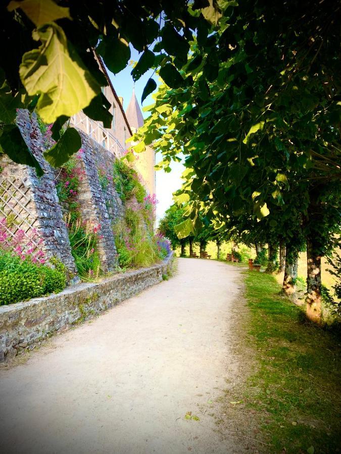 Sainte-Suzanne  Cote Jardin B&B 외부 사진