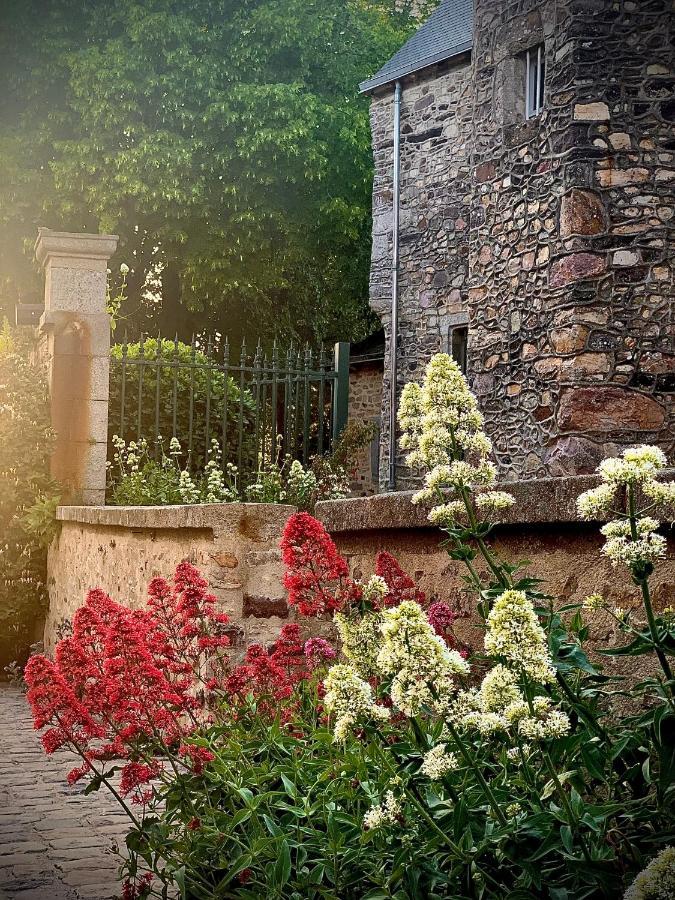 Sainte-Suzanne  Cote Jardin B&B 외부 사진